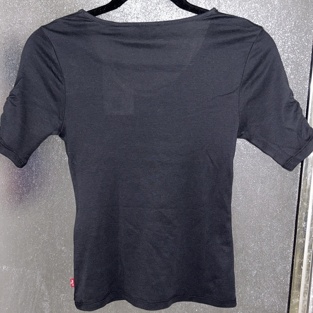 Levi’s Basic Ruffle Sleeve top - Picture 3 of 7